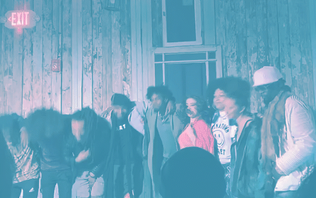 image of the Artwear team bowing